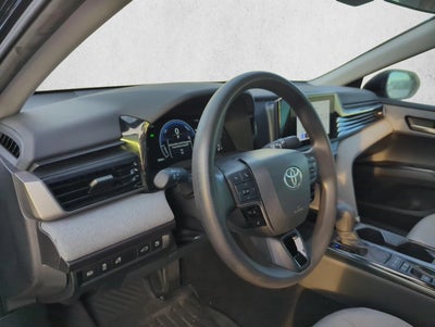 2025 Toyota Camry LE (SE)