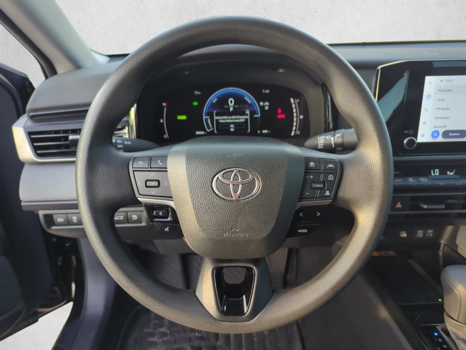 2025 Toyota Camry LE (SE)