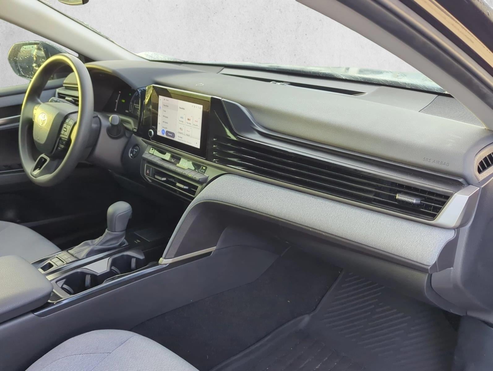 2025 Toyota Camry LE (SE)