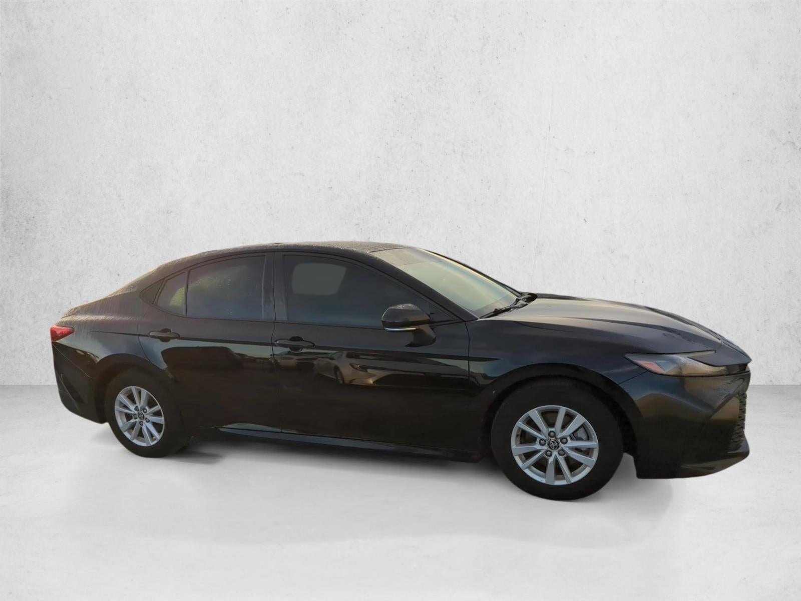 2025 Toyota Camry LE (SE)