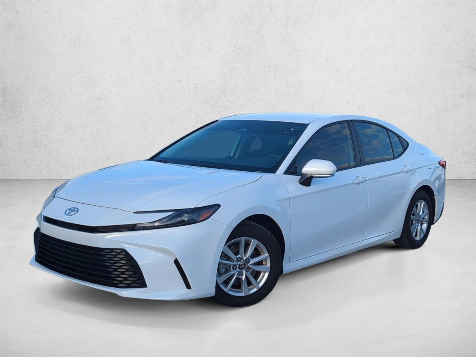 2025 Toyota Camry LE (SE)