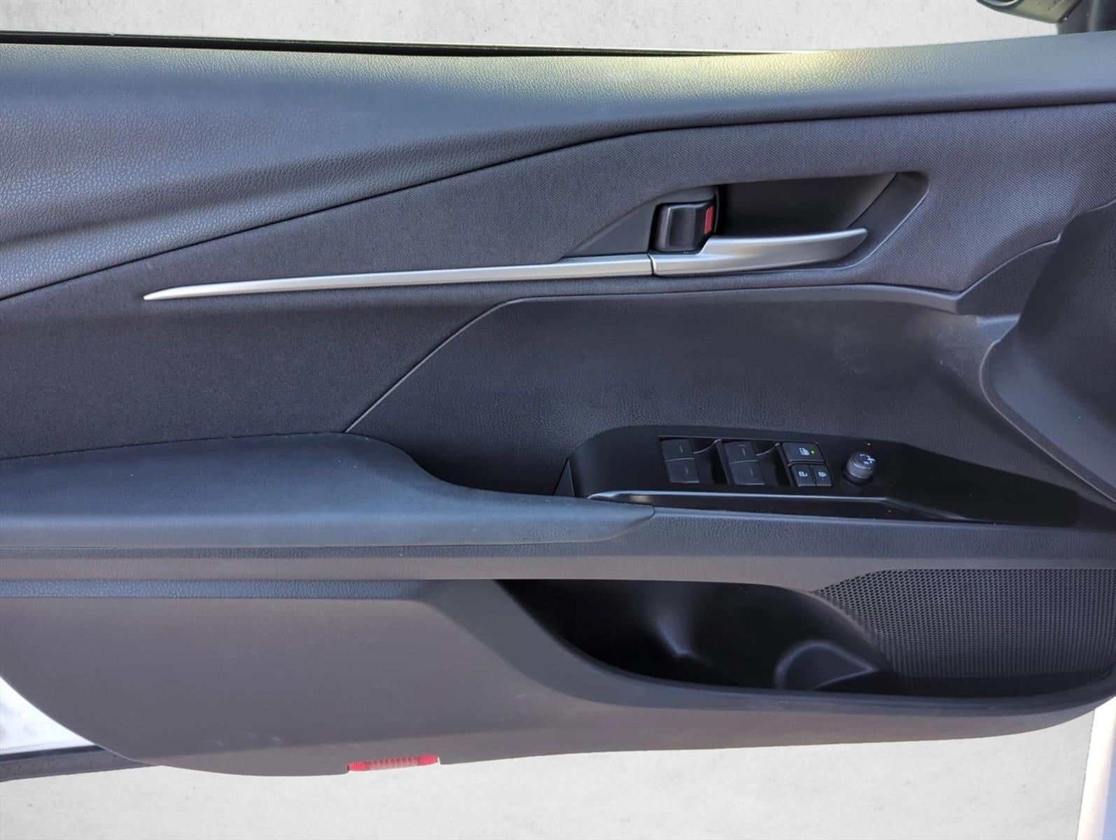 2025 Toyota Camry LE (SE)