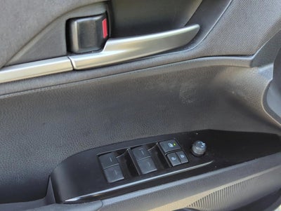 2025 Toyota Camry LE (SE)