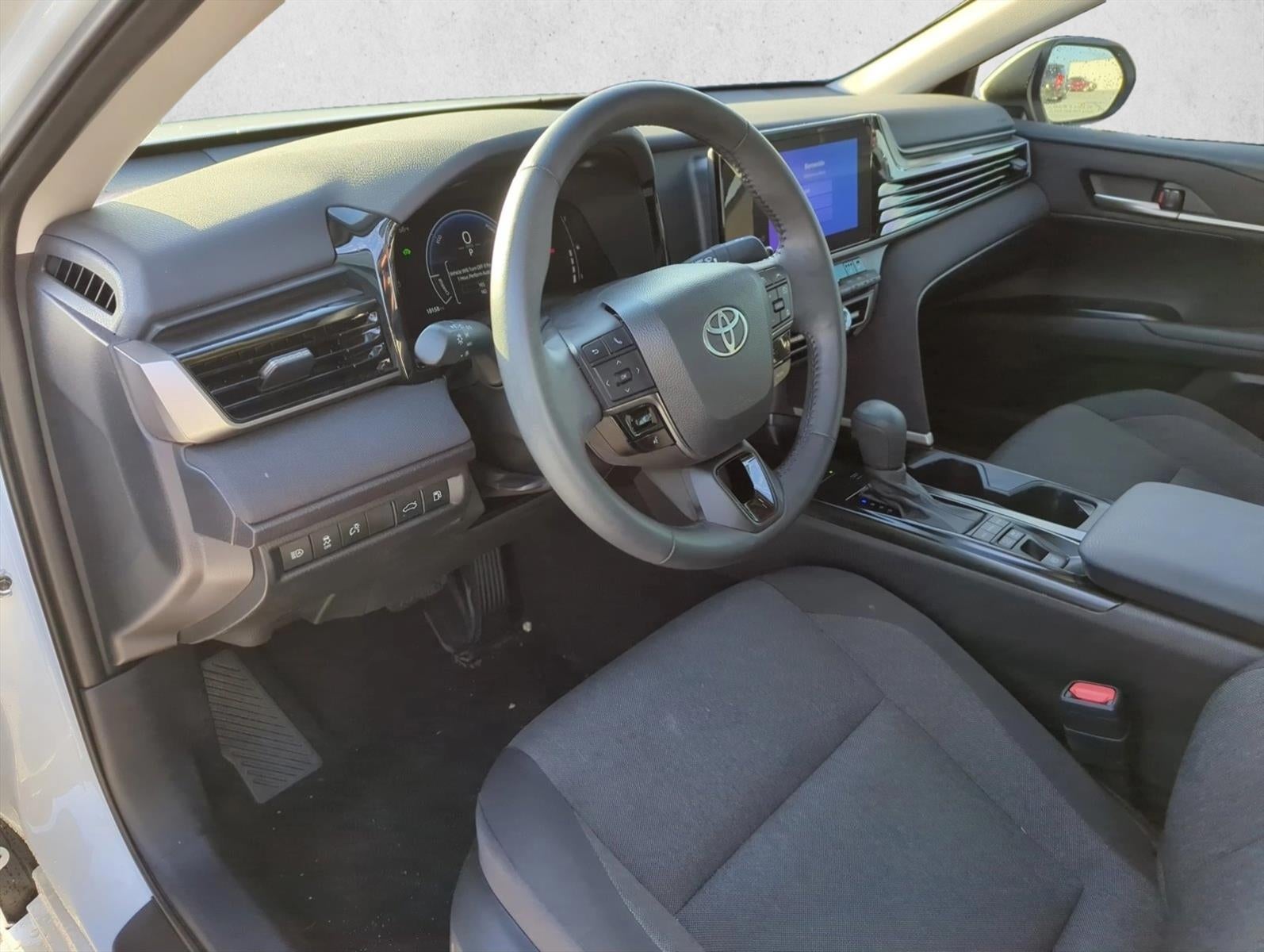 2025 Toyota Camry LE (SE)