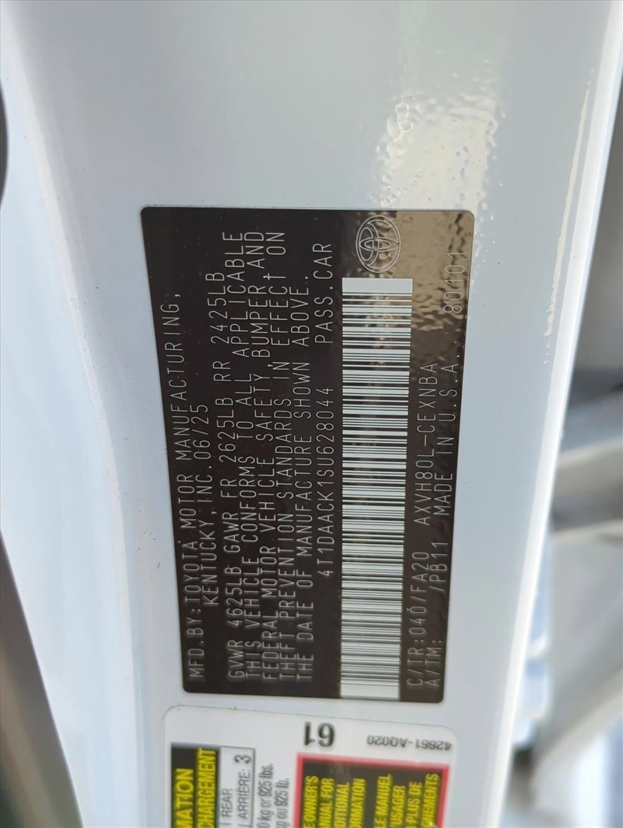 2025 Toyota Camry LE (SE)