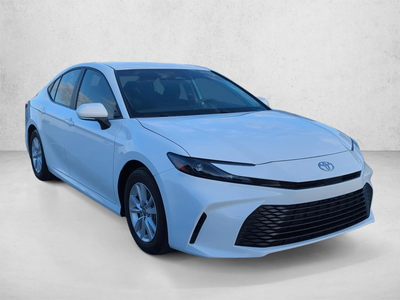 2025 Toyota Camry LE (SE)