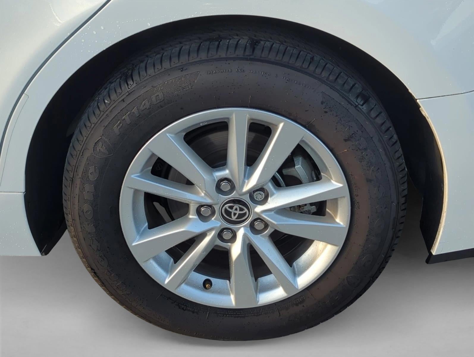 2025 Toyota Camry LE (SE)