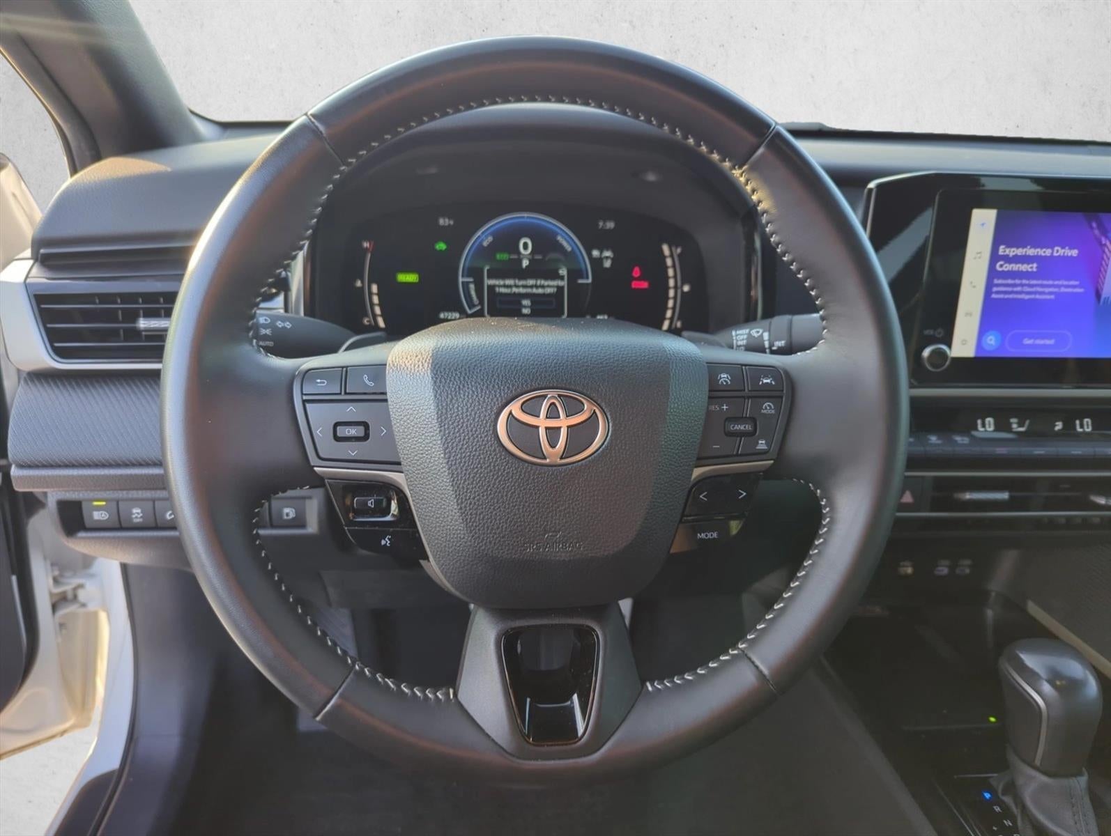 2025 Toyota Camry SE (Natl)