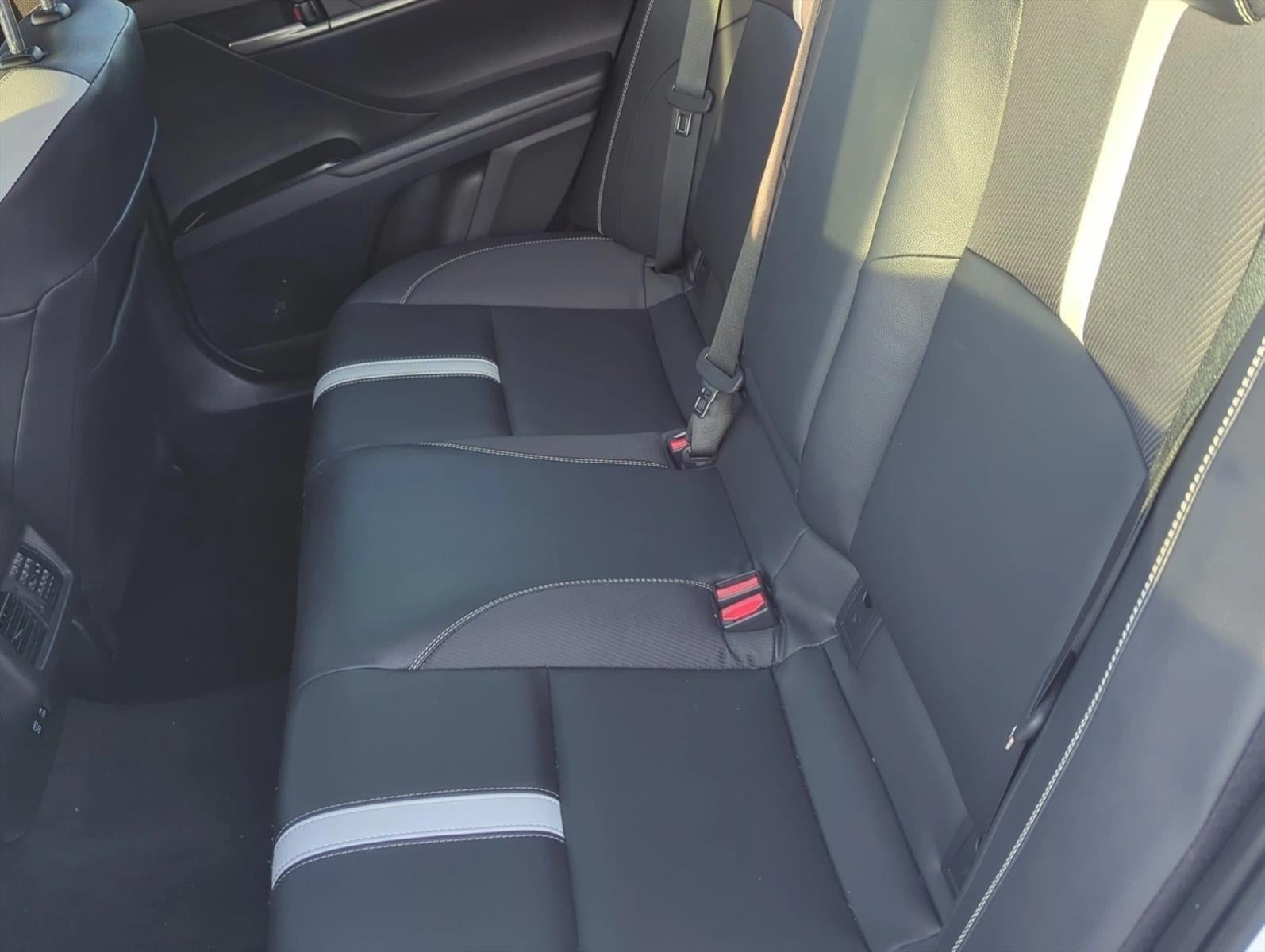 2025 Toyota Camry SE (Natl)