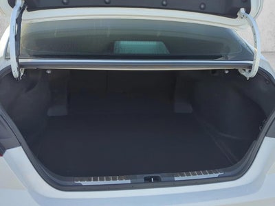 2025 Toyota Camry SE (Natl)