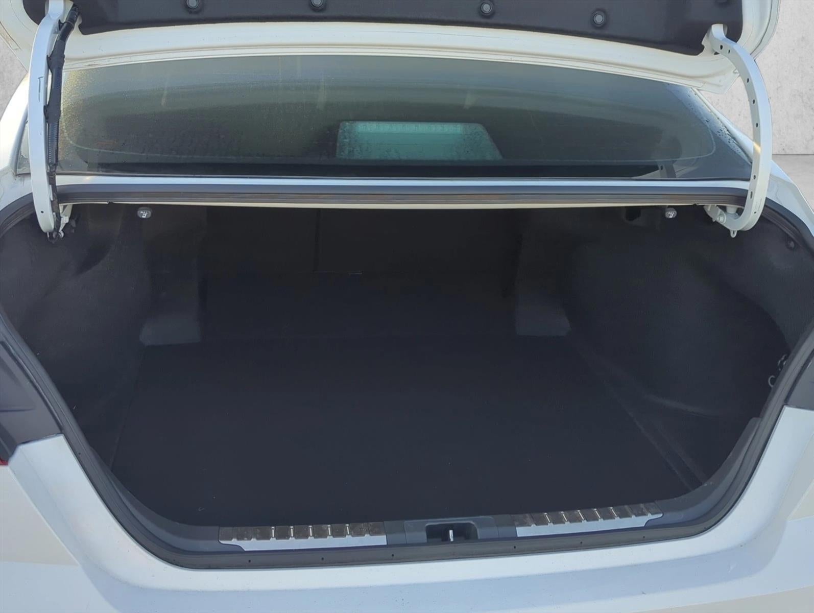2025 Toyota Camry SE (Natl)