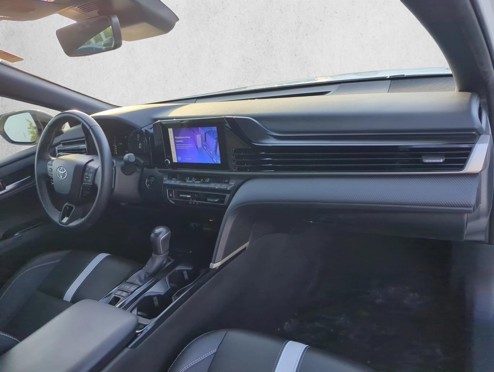 2025 Toyota Camry SE (Natl)