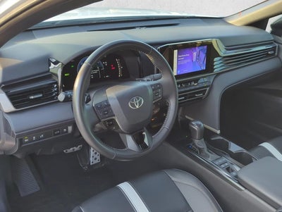 2025 Toyota Camry SE (Natl)