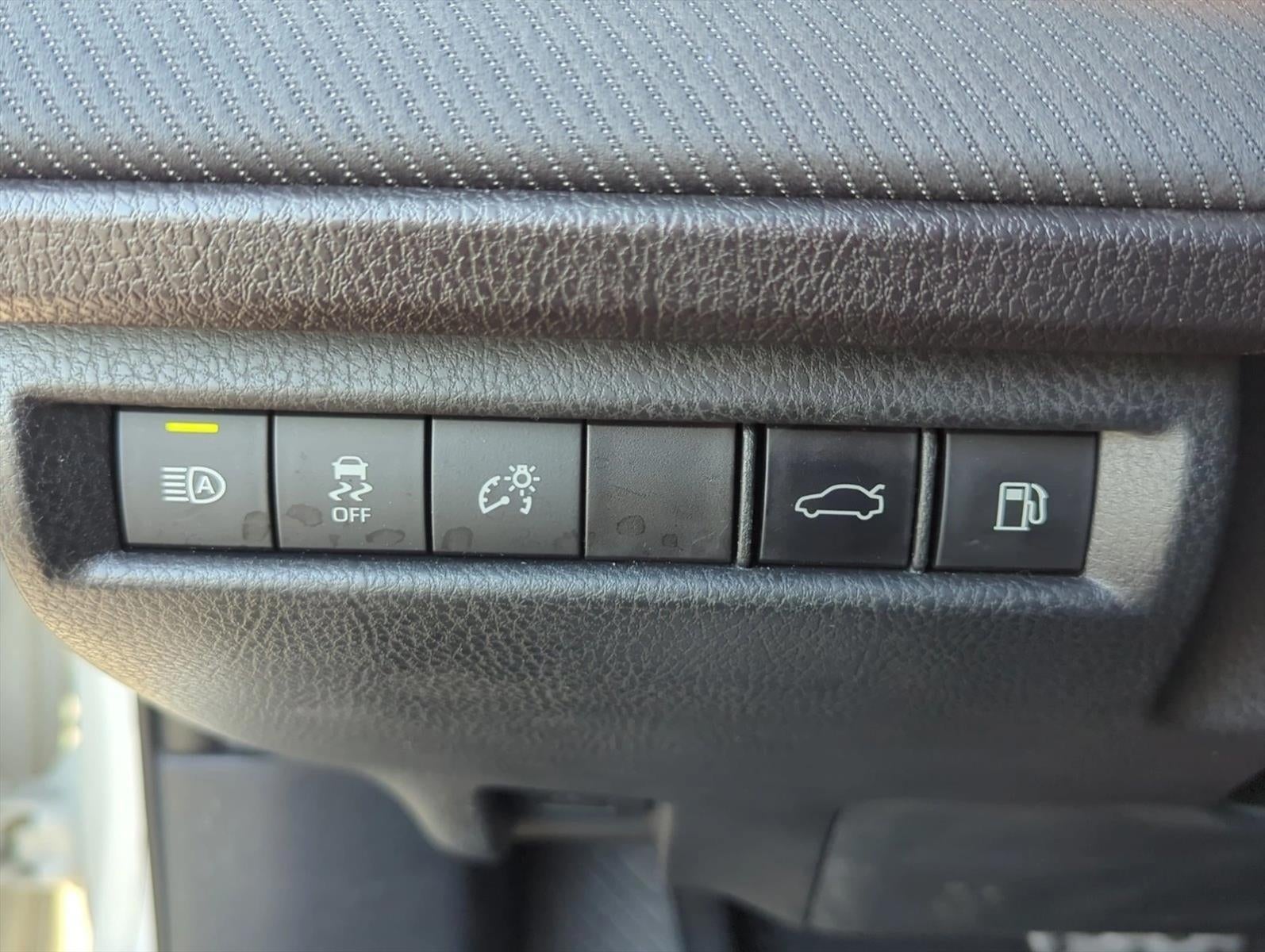 2025 Toyota Camry SE (Natl)