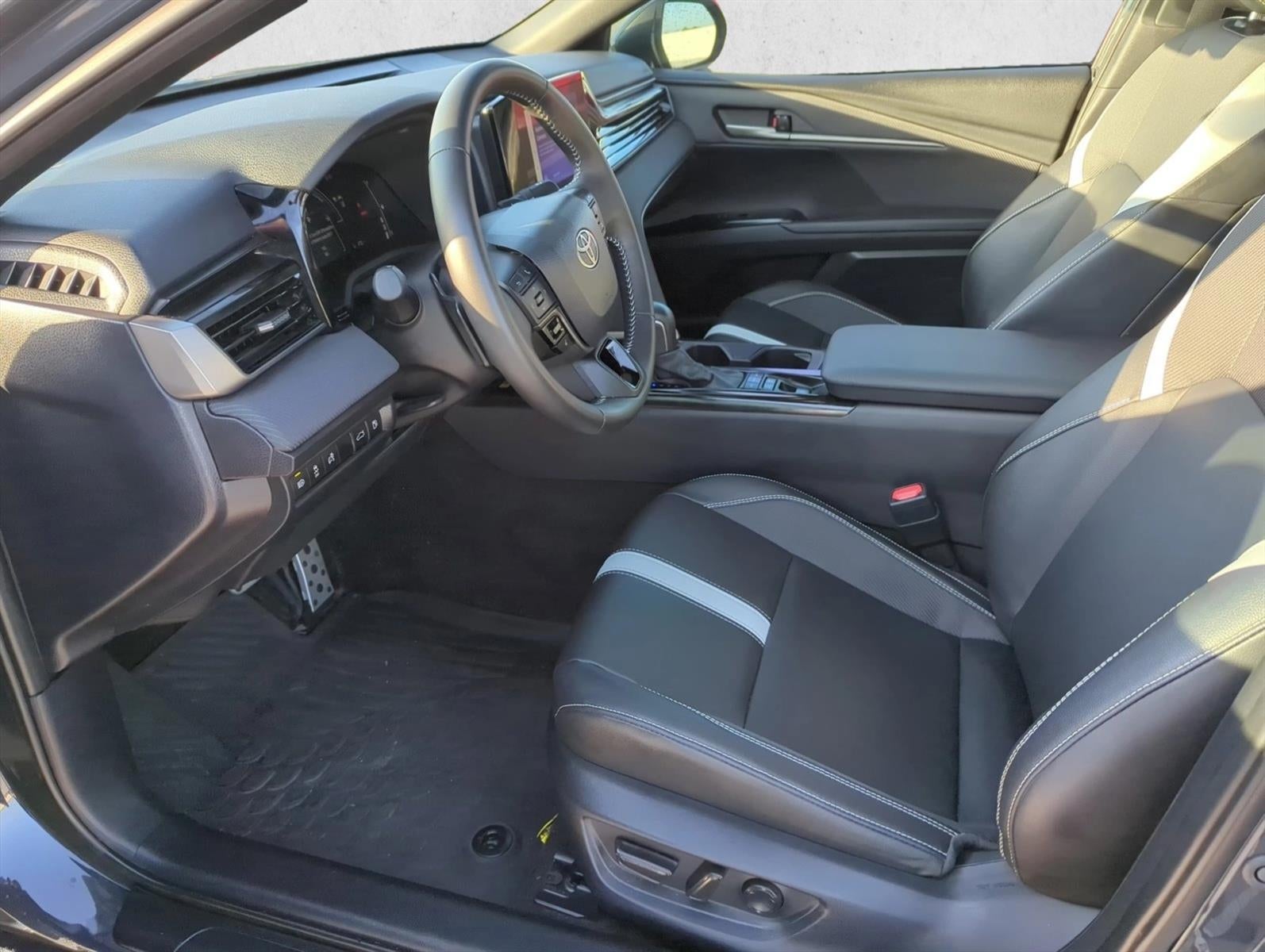 2025 Toyota Camry SE (Natl)
