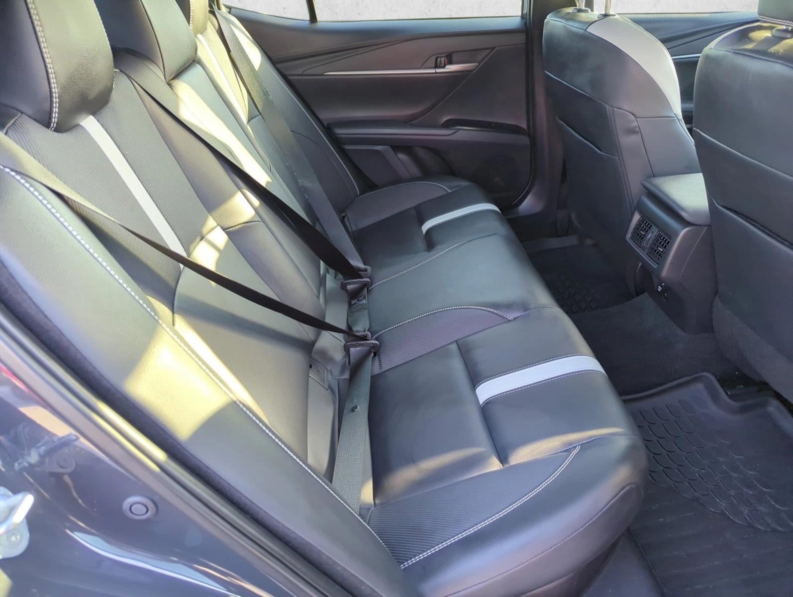 2025 Toyota Camry SE (Natl)
