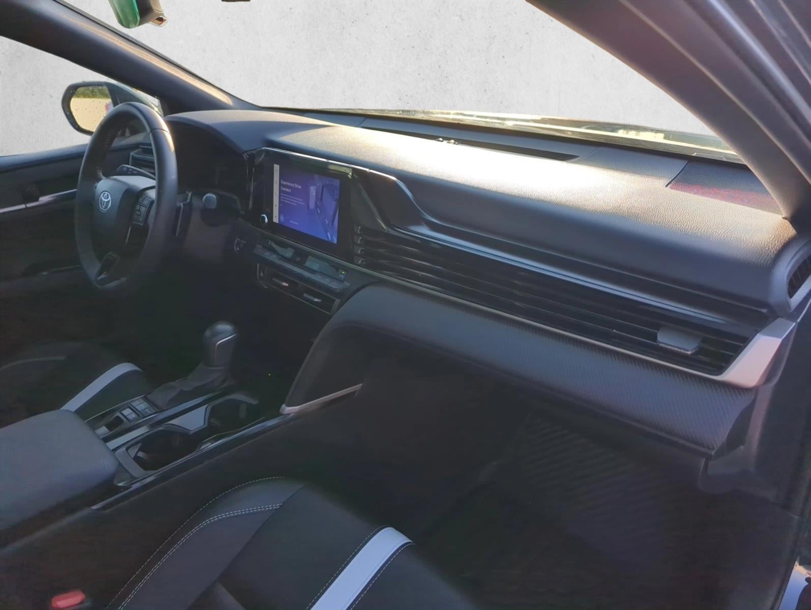 2025 Toyota Camry SE (Natl)