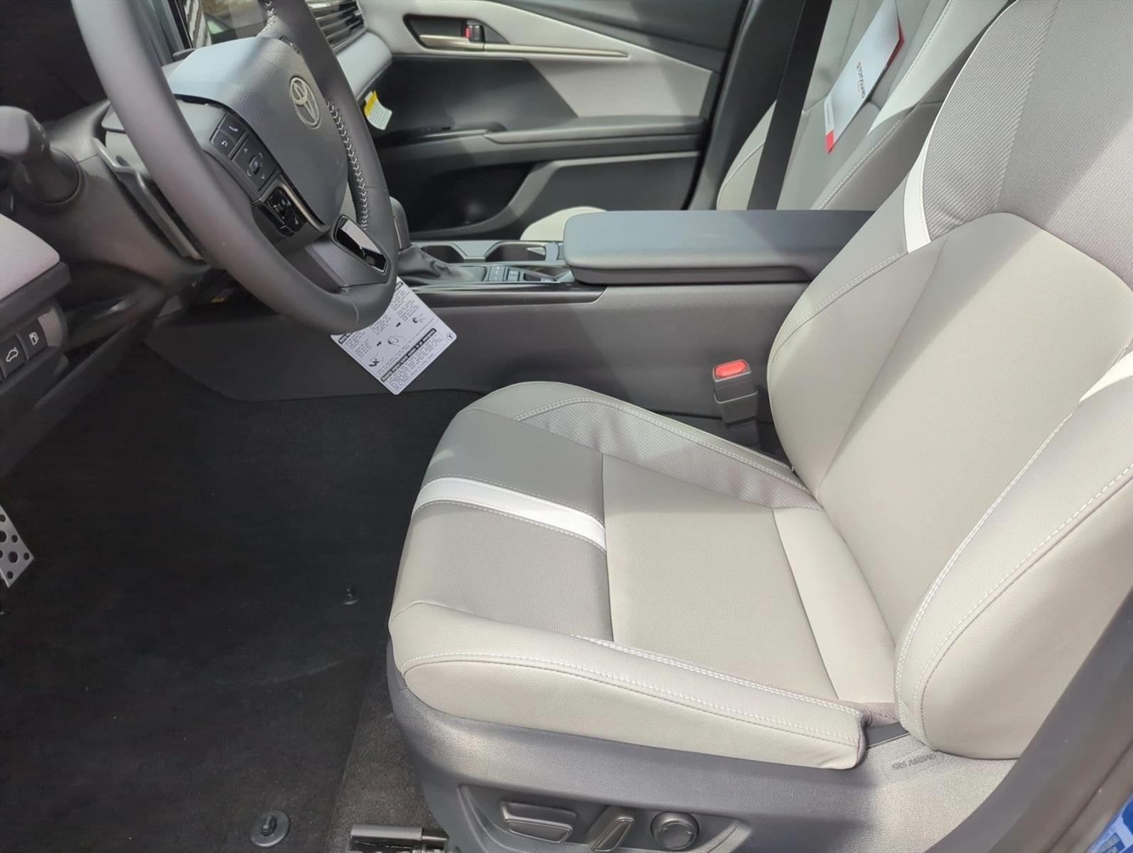 2026 Toyota Camry SE (SE)