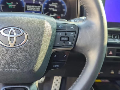 2025 Toyota Camry XSE (Natl)
