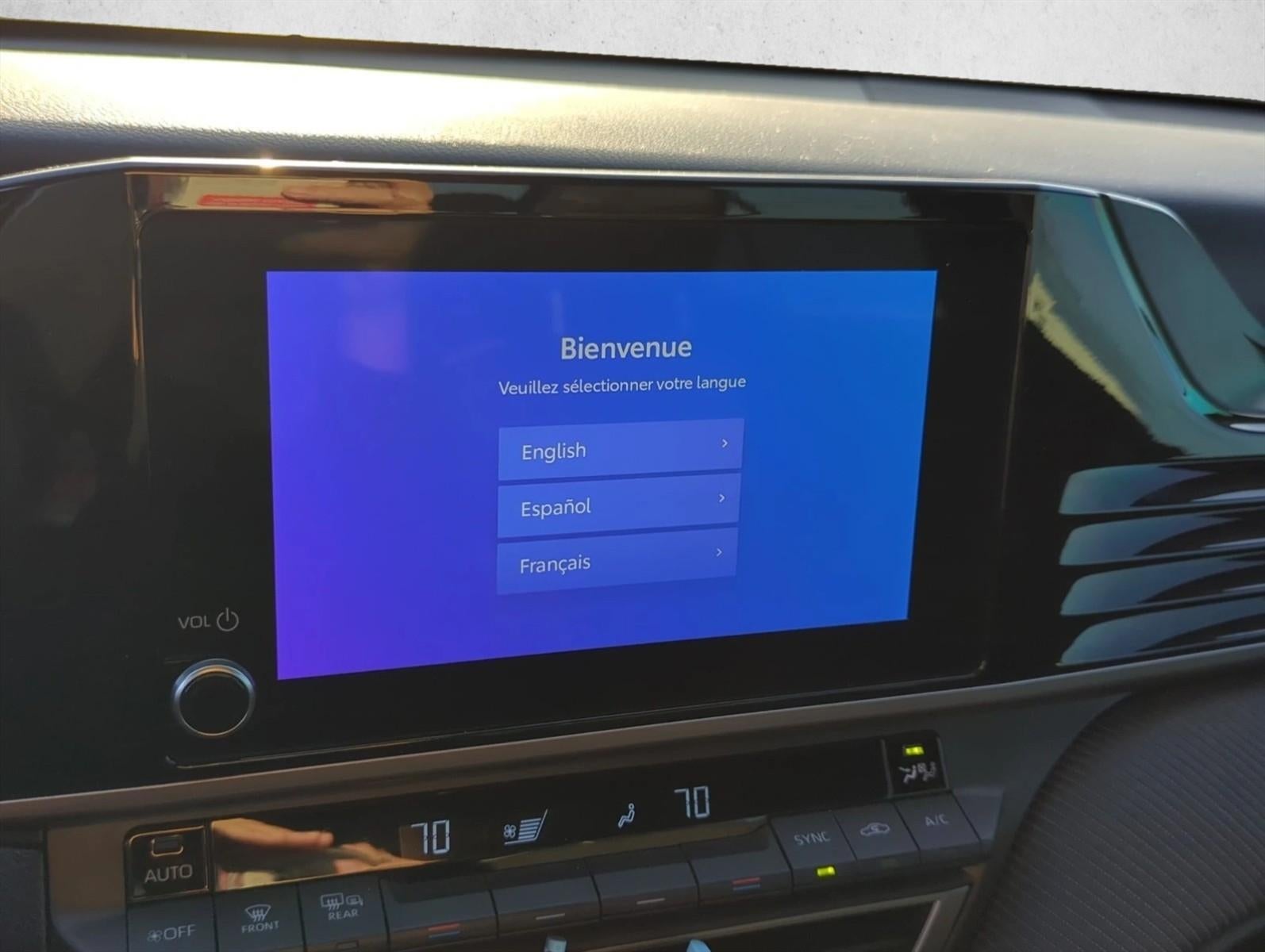2025 Toyota Camry SE (Natl)