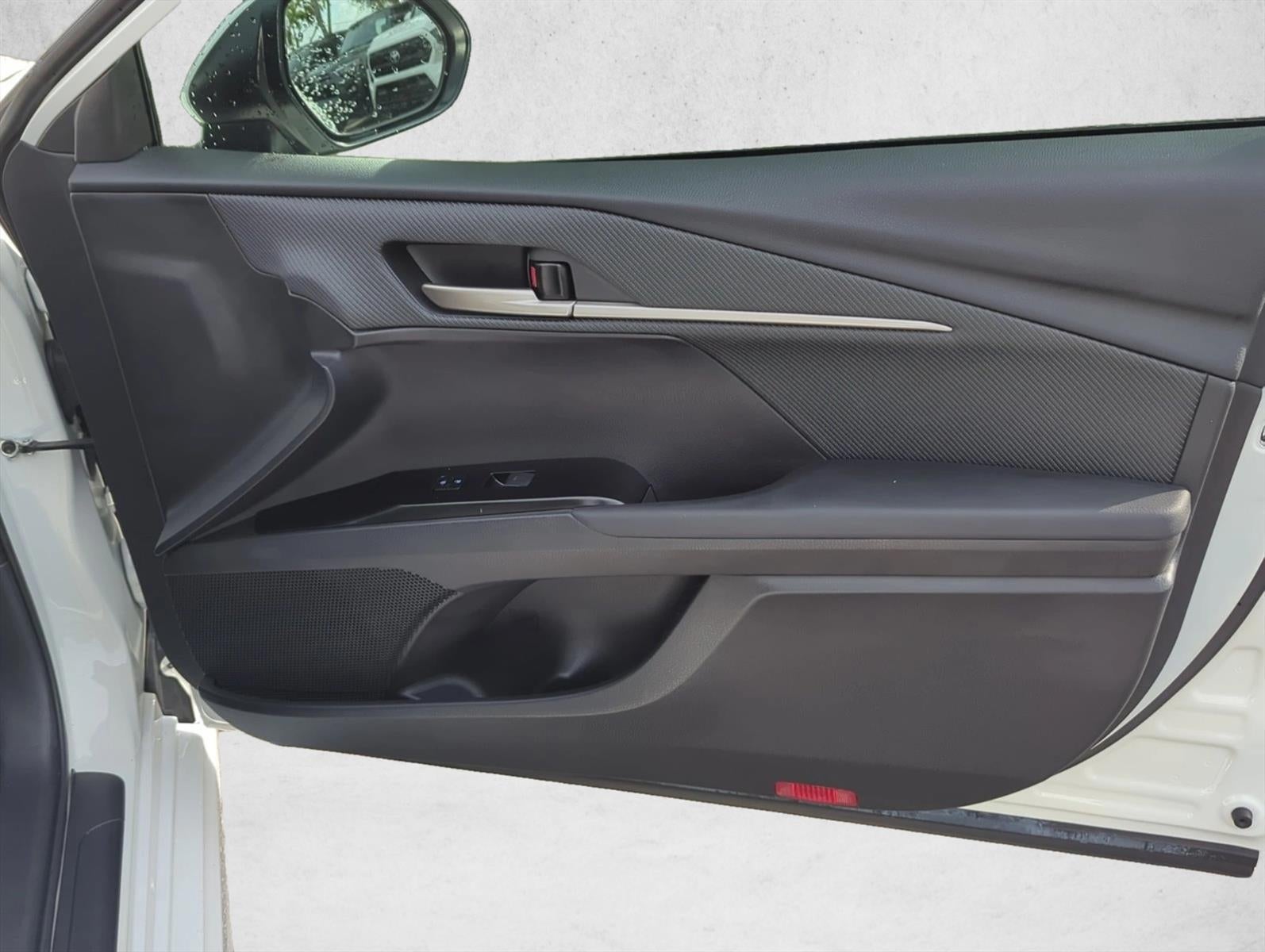2025 Toyota Camry SE (Natl)
