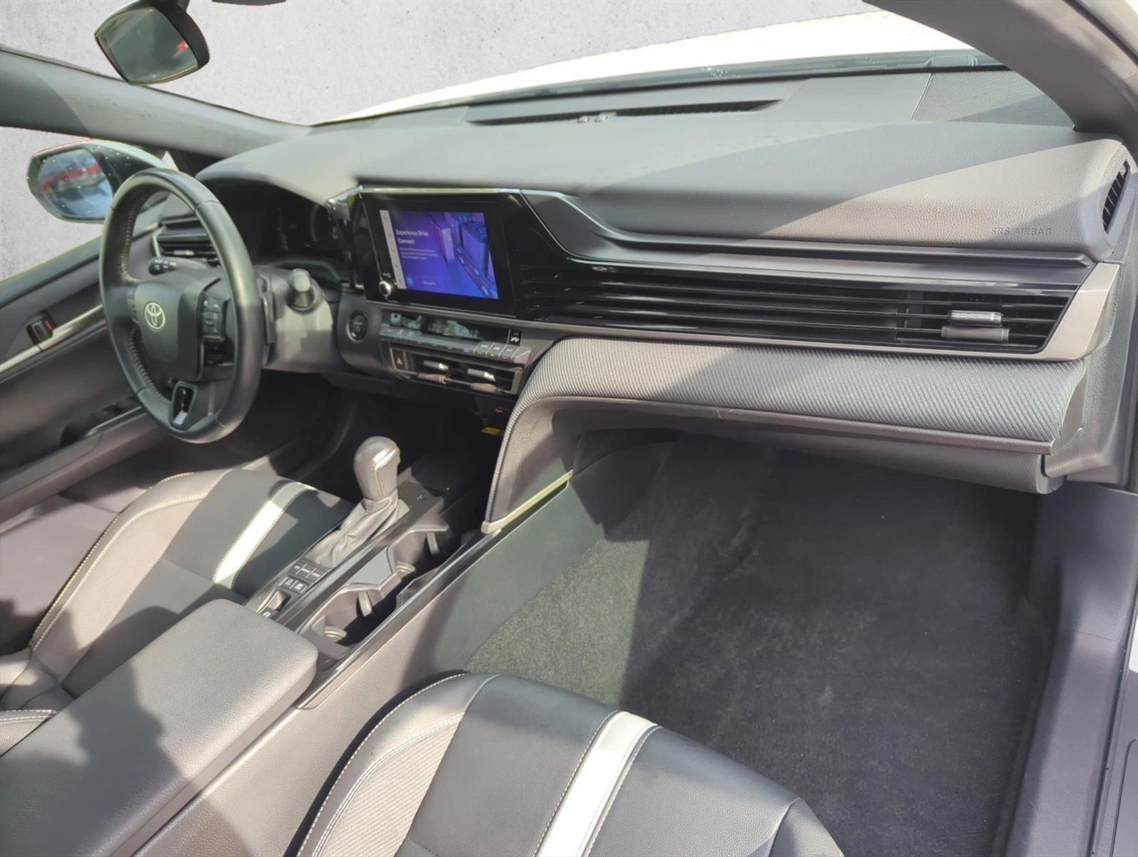 2025 Toyota Camry SE (Natl)