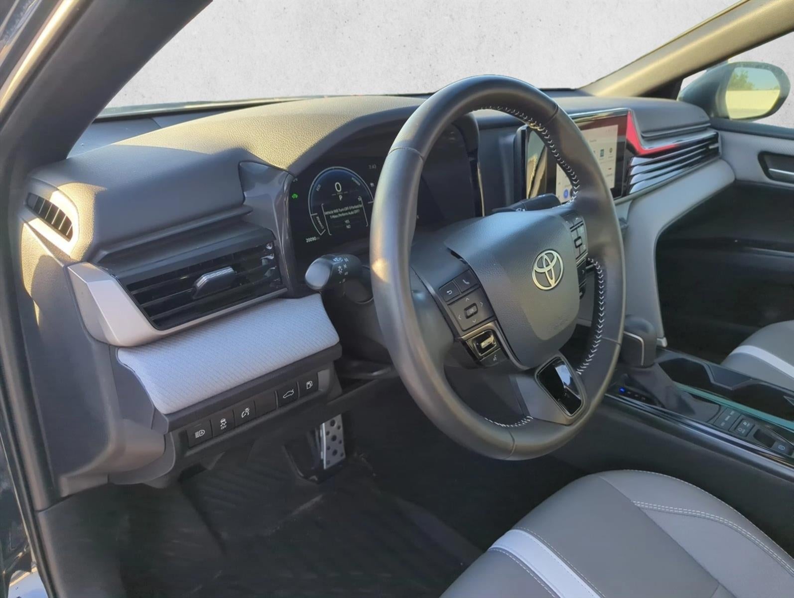 2025 Toyota Camry SE (Natl)