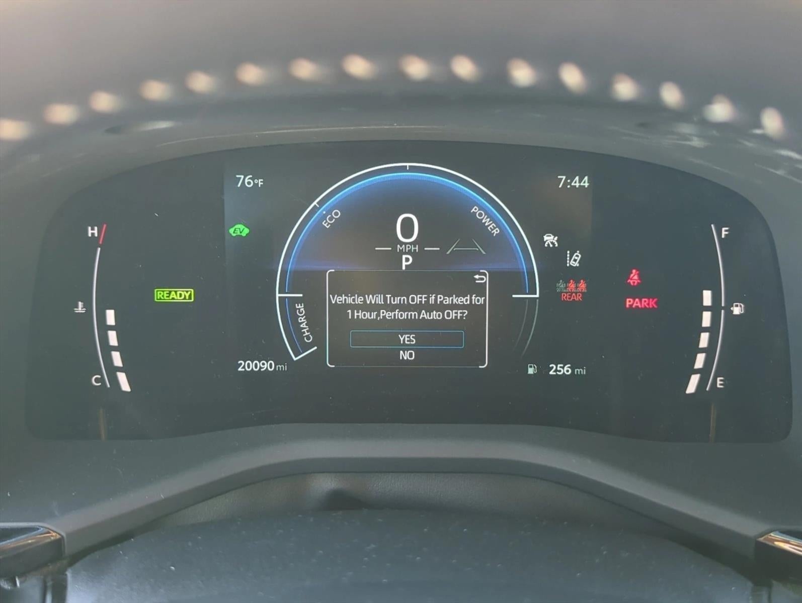 2025 Toyota Camry SE (Natl)