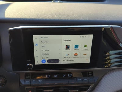 2025 Toyota Camry SE (Natl)