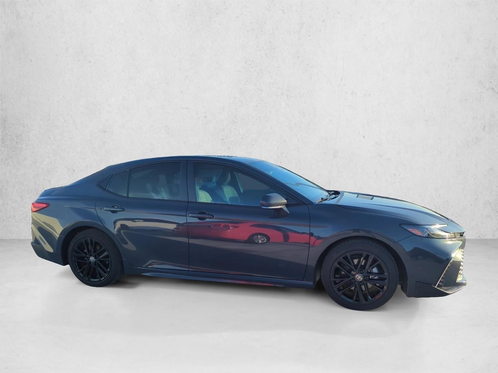 2025 Toyota Camry SE (Natl)