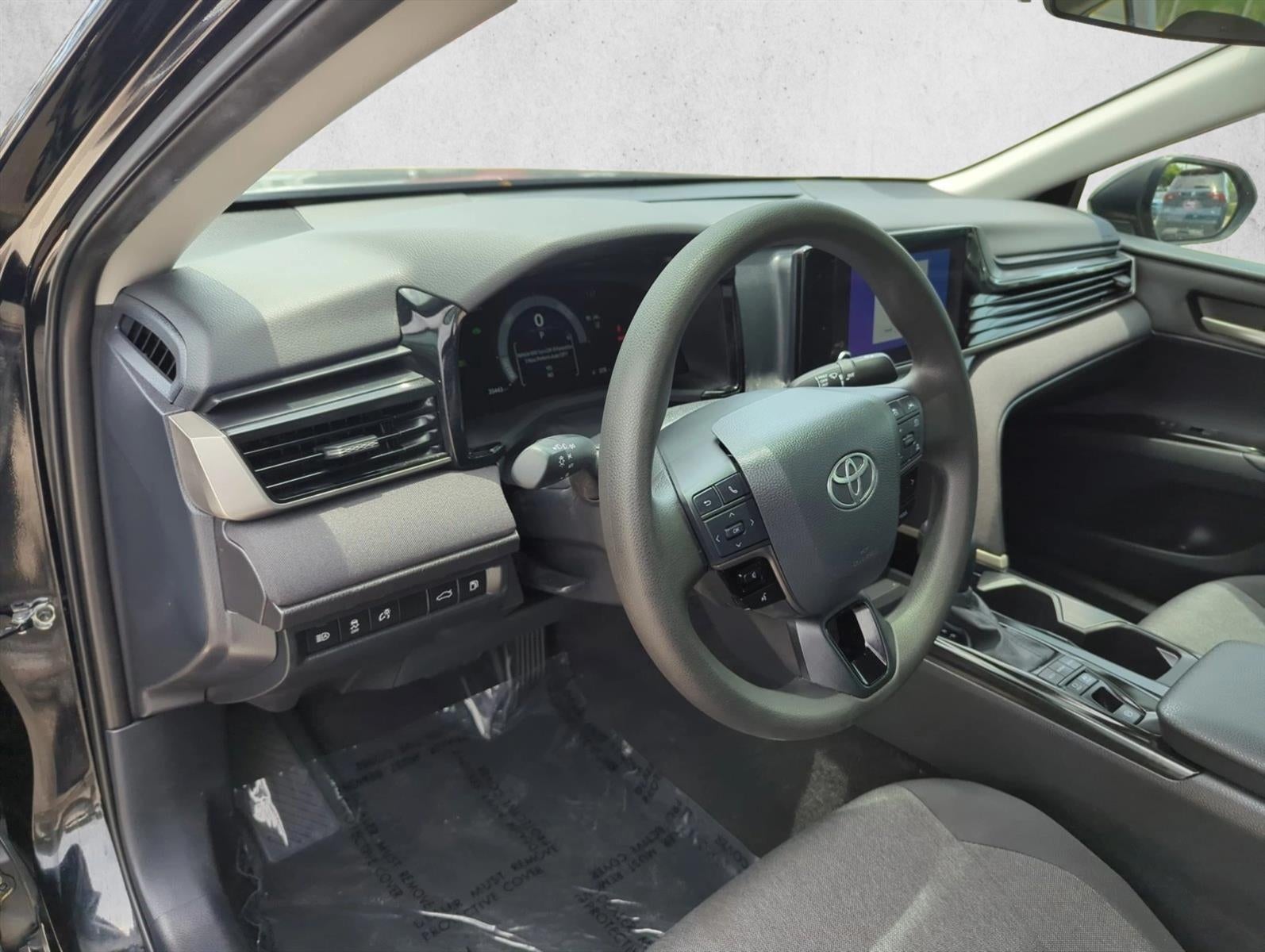 2025 Toyota Camry LE (Natl)
