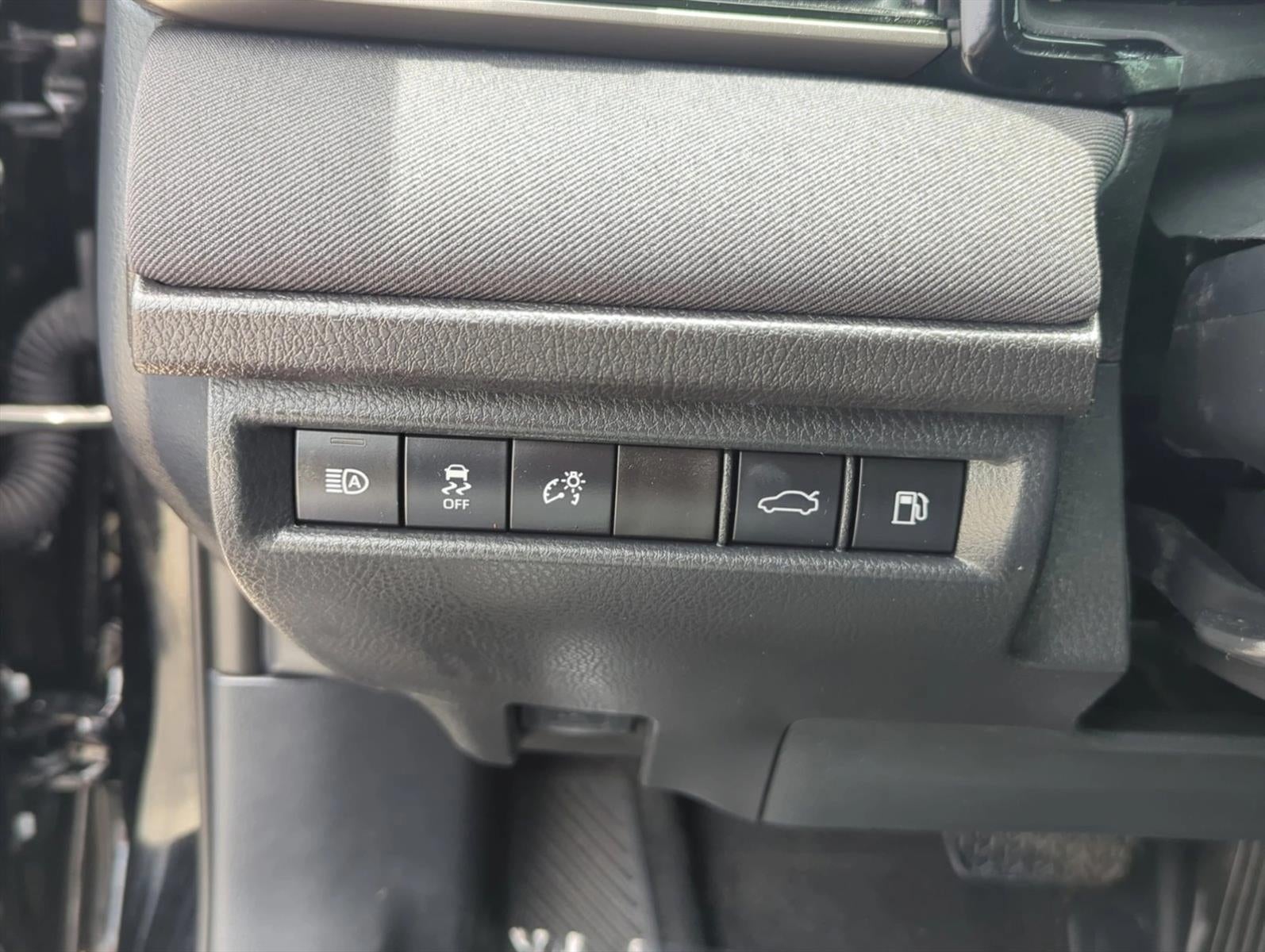 2025 Toyota Camry LE (Natl)