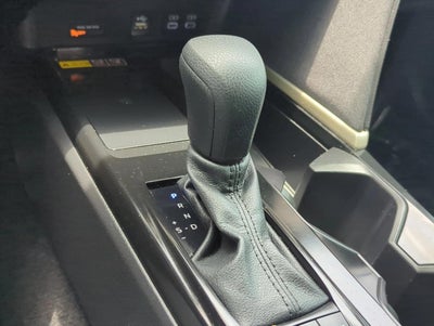 2025 Toyota Camry LE (Natl)