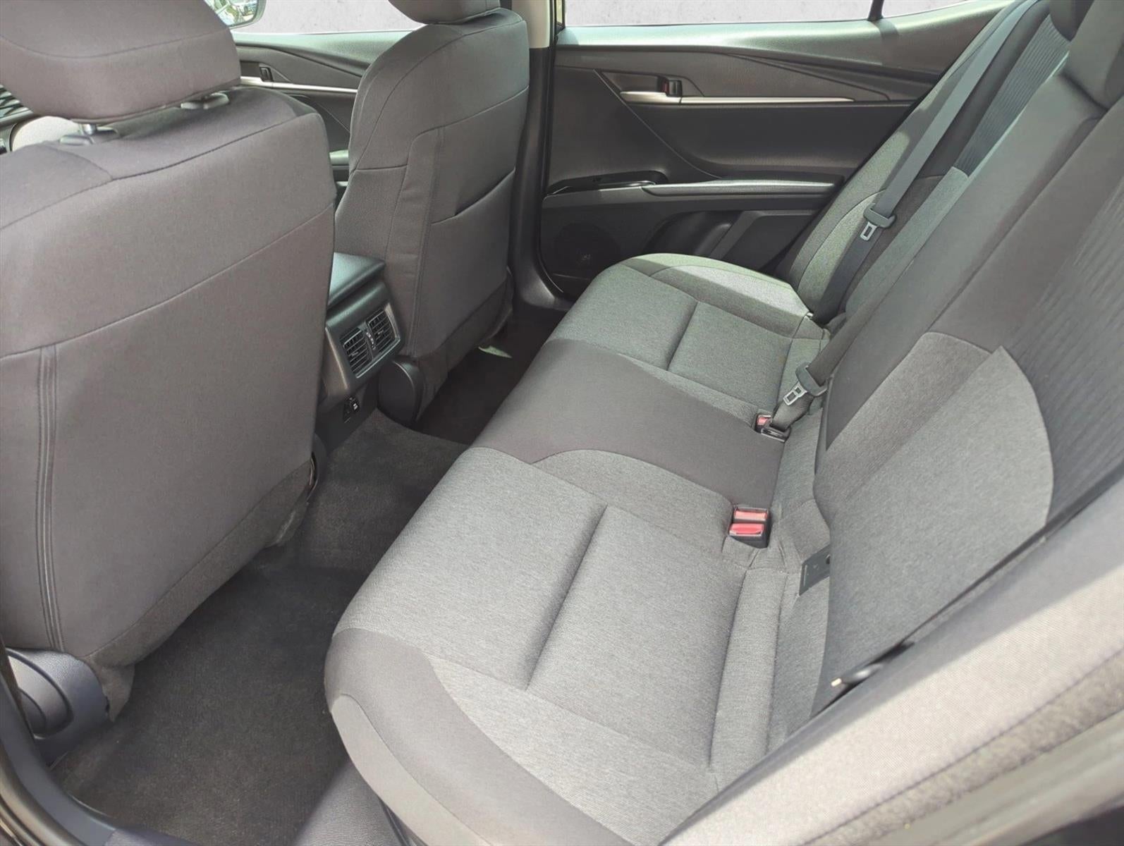 2025 Toyota Camry LE (Natl)
