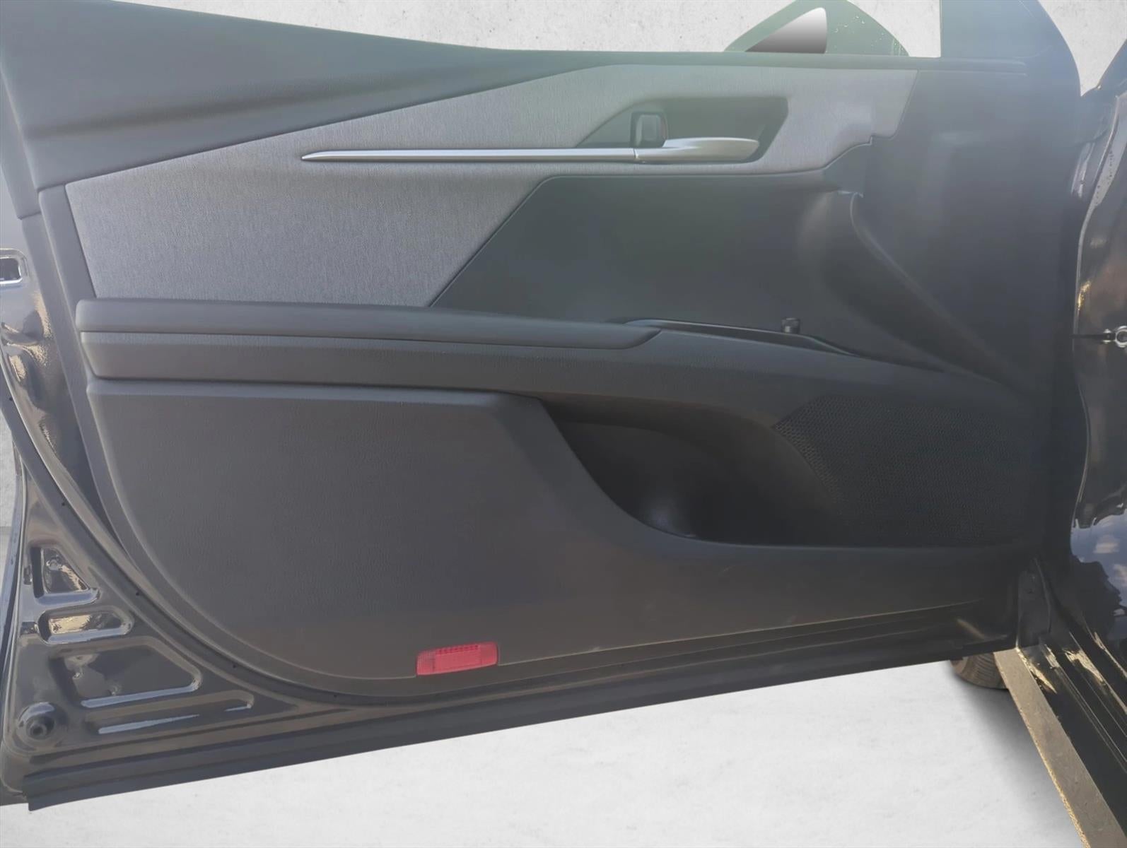 2025 Toyota Camry LE (SE)