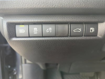 2025 Toyota Camry LE (SE)