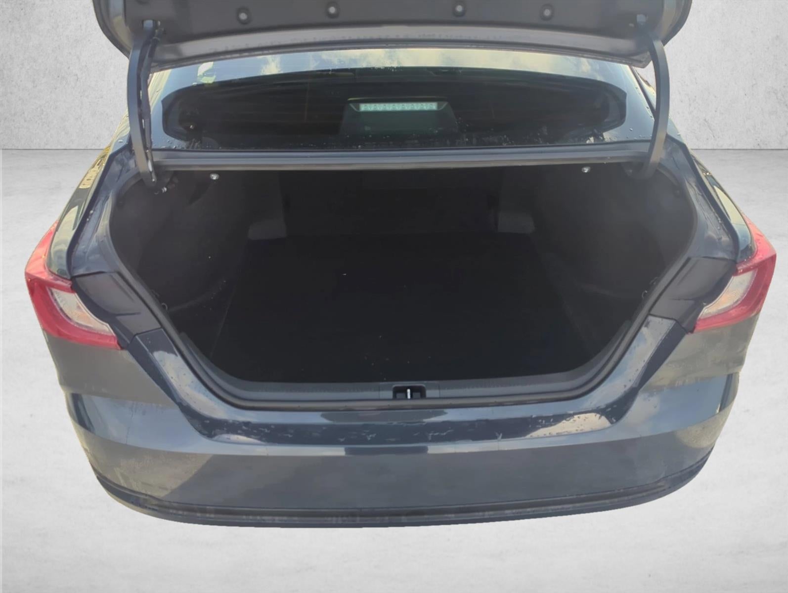 2025 Toyota Camry LE (SE)