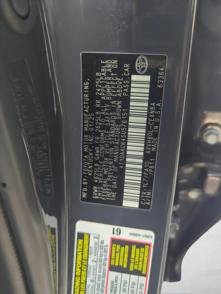 2025 Toyota Camry LE (SE)