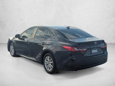 2025 Toyota Camry LE (SE)