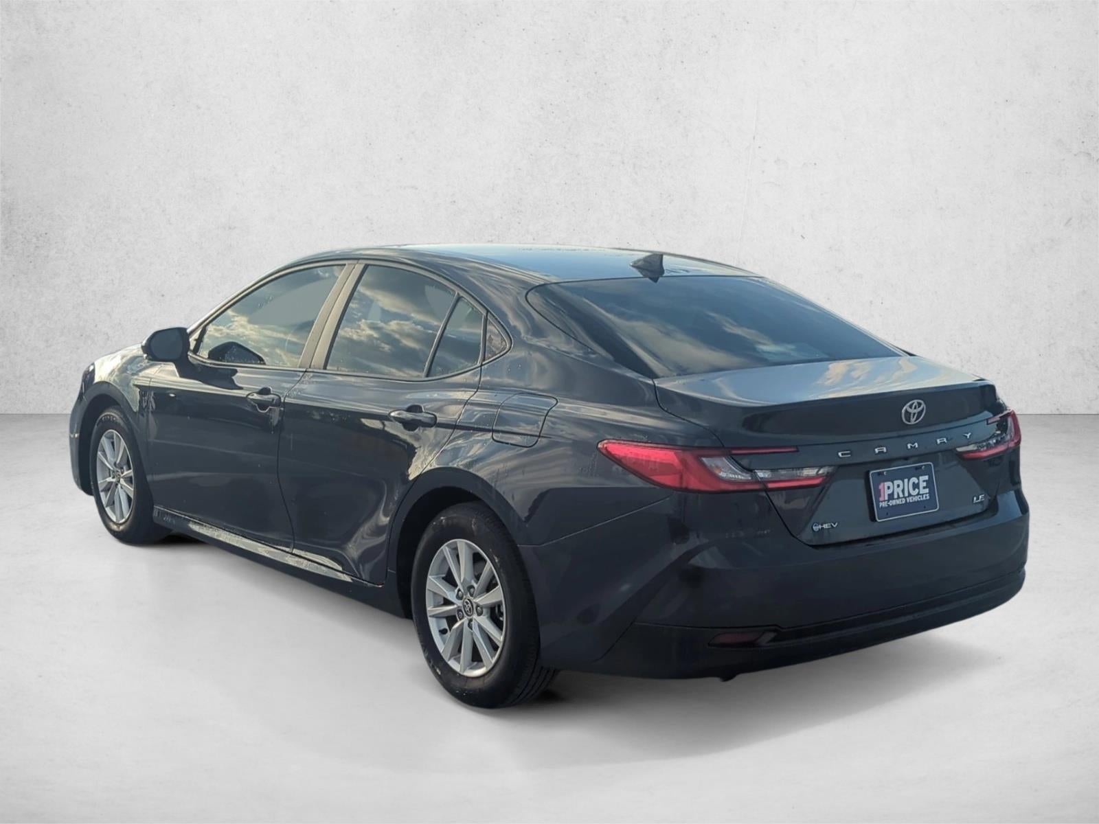 2025 Toyota Camry LE (SE)