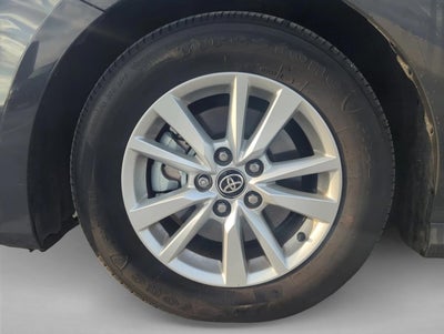 2025 Toyota Camry LE (SE)