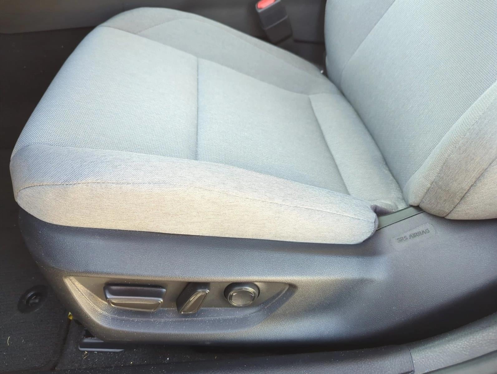 2025 Toyota Camry LE (Natl)