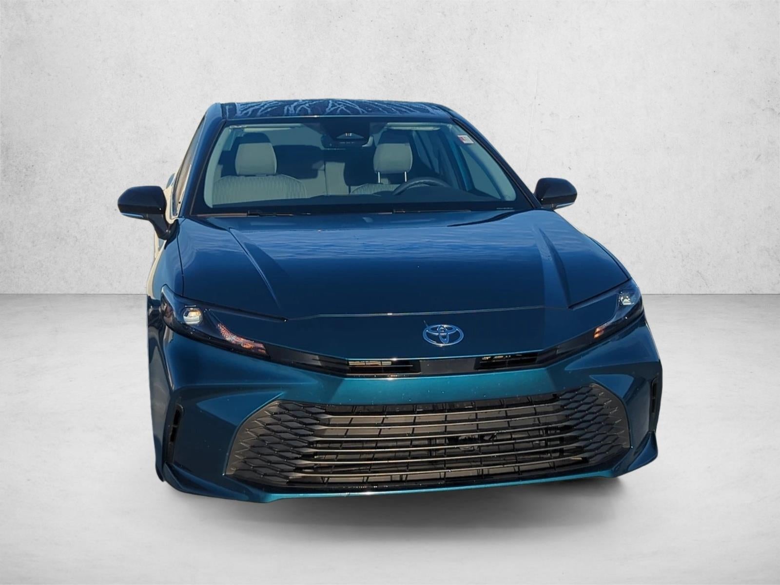 2025 Toyota Camry LE (Natl)