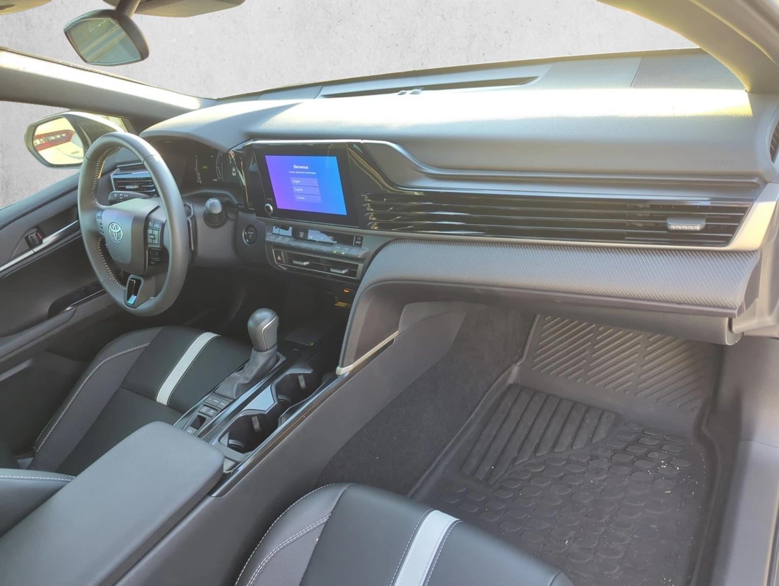 2025 Toyota Camry SE (SE)