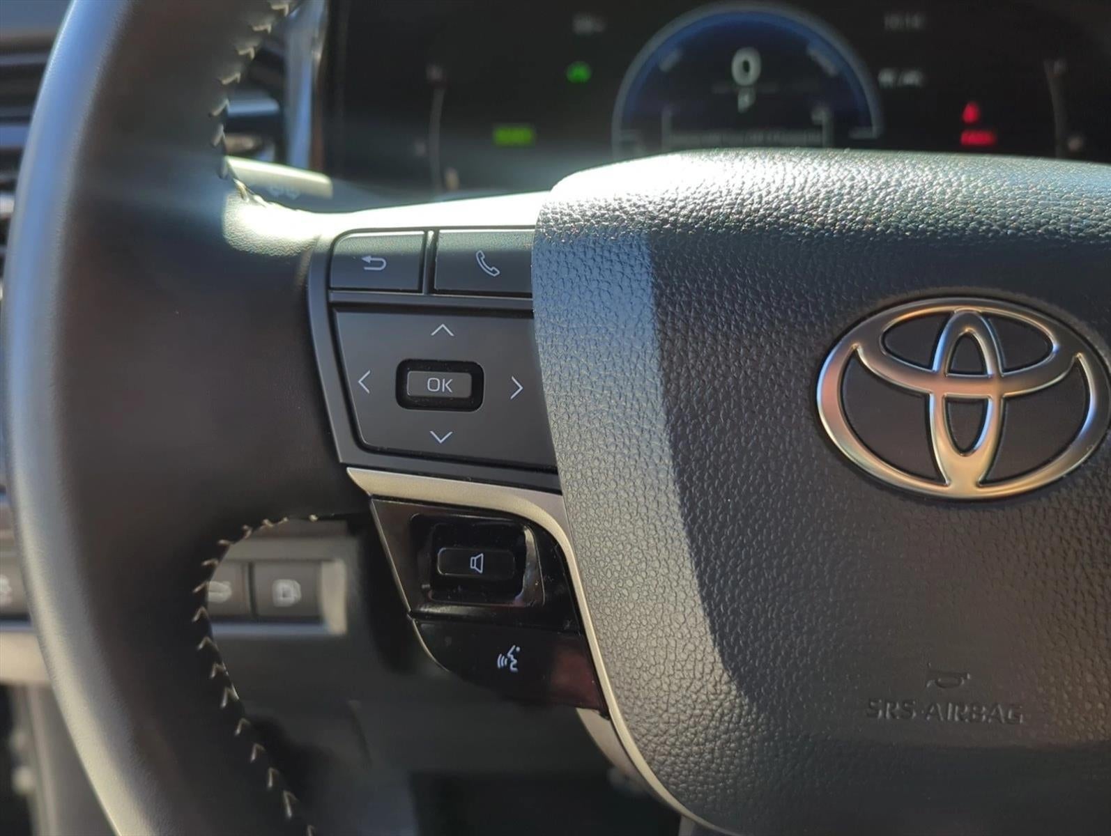 2025 Toyota Camry SE (Natl)