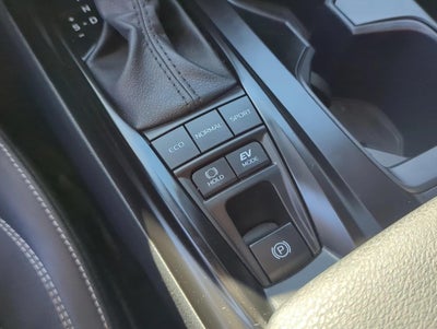 2025 Toyota Camry SE (Natl)