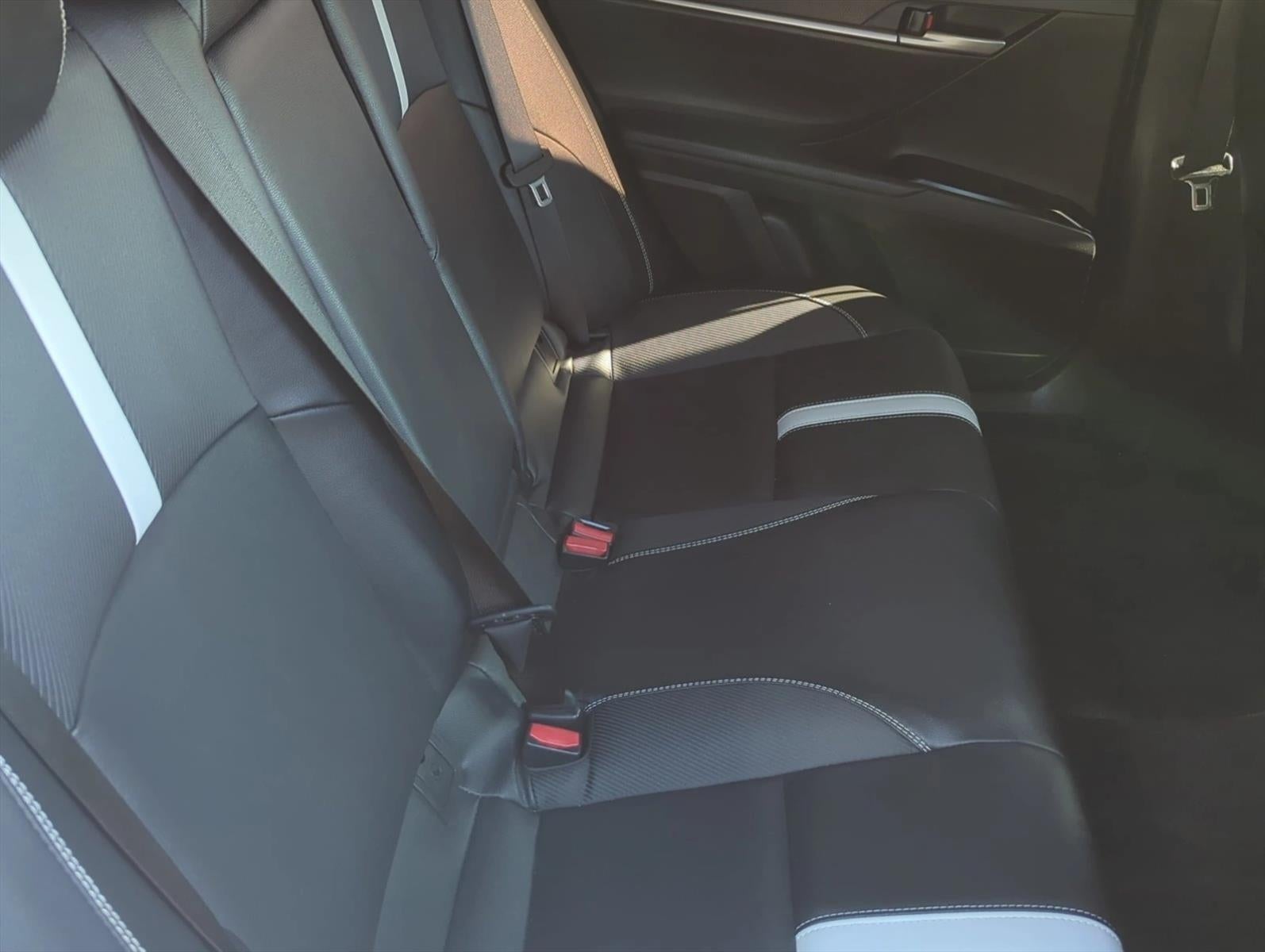 2025 Toyota Camry SE (Natl)