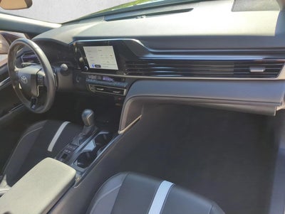 2025 Toyota Camry SE (Natl)