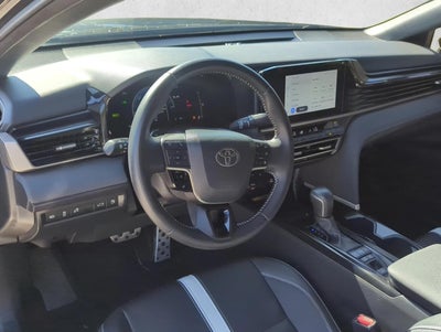 2025 Toyota Camry SE (Natl)