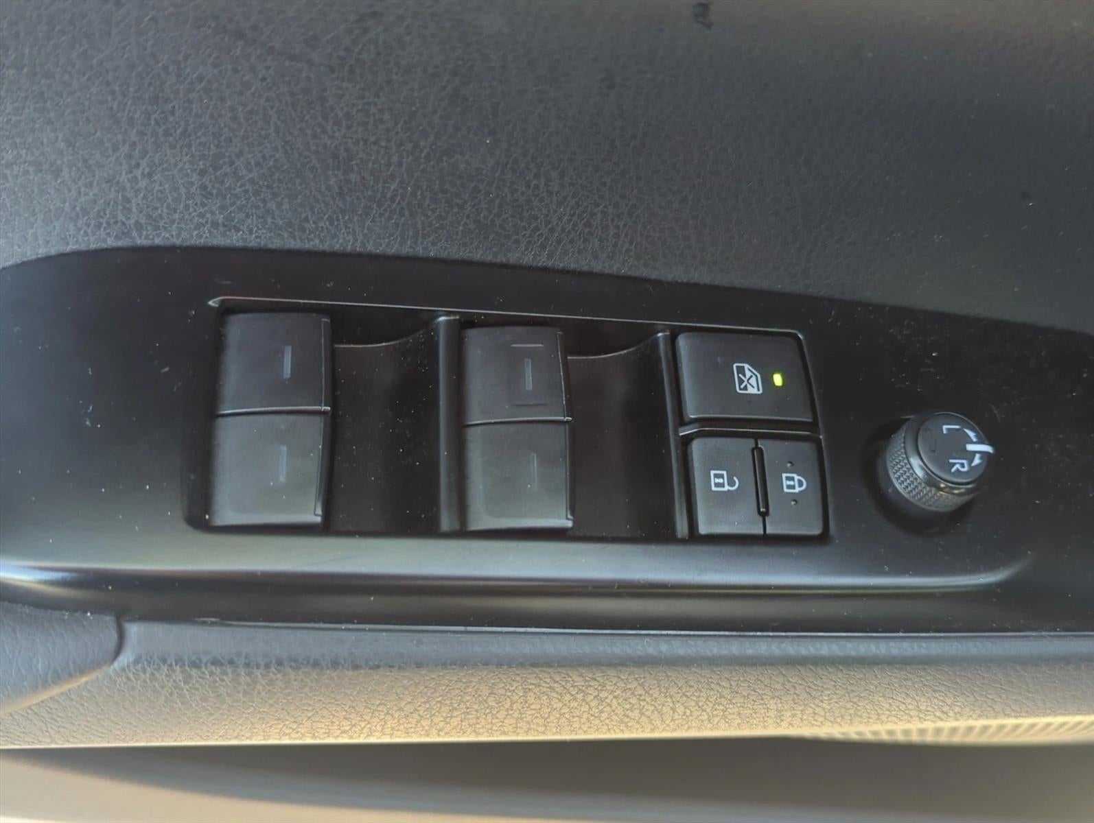 2025 Toyota Camry SE (Natl)